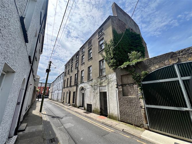 6 Wolfe Tone Street, Clonmel, County Tipperary