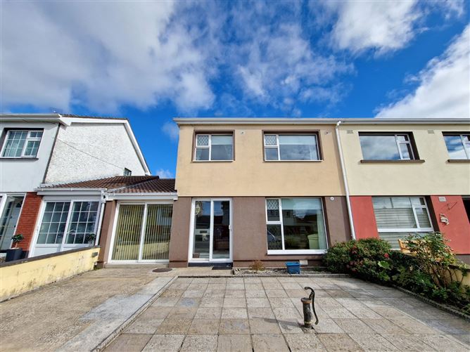 20 Corrovorrin Grove, Ennis, Co. Clare DNG O'Sullivan Hurley 4647226 MyHome.ie Residential 20 Corrovorrin Grove, Ennis, Co. Clare DNG O'Sullivan Hurley 4647226 MyHome.ie Residential