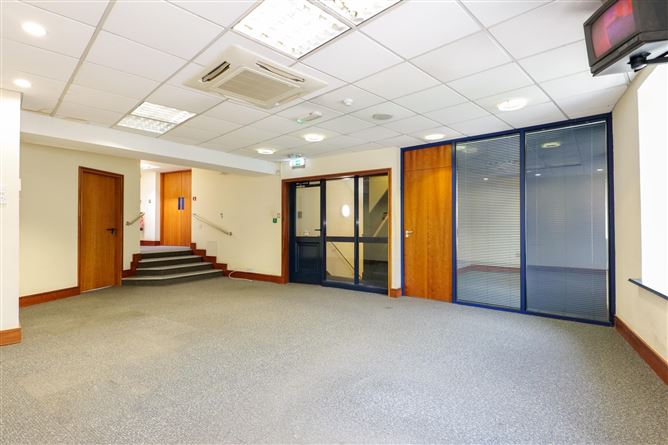 31 Eyre Square, Galway City, Galway