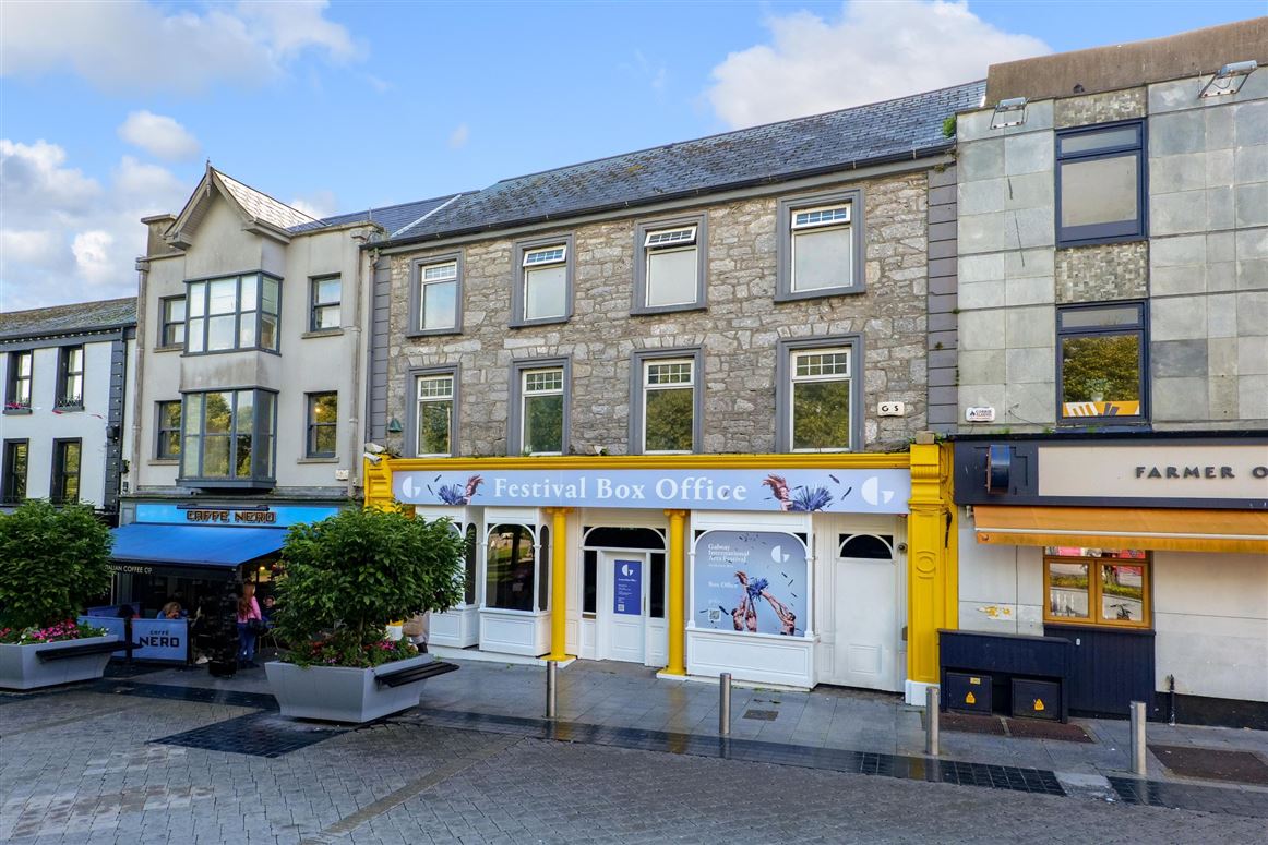 31 Eyre Square, Galway City, Galway