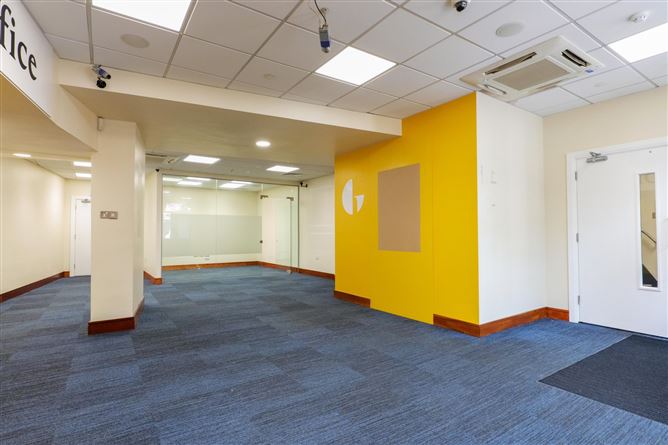 31 Eyre Square, Galway City, Galway