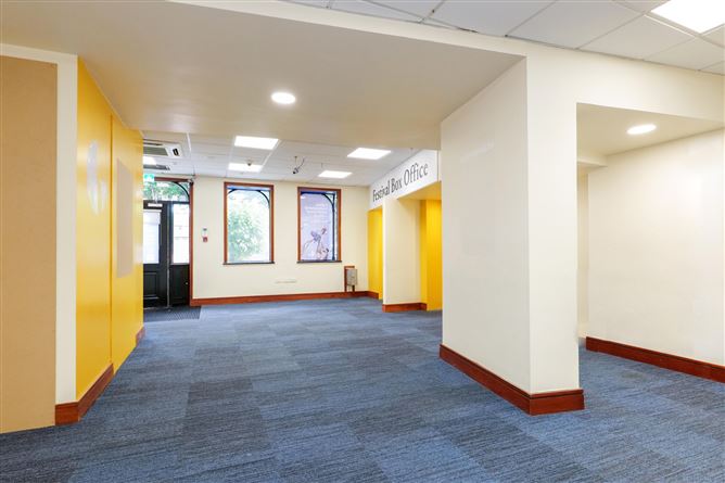 31 Eyre Square, Galway City, Galway