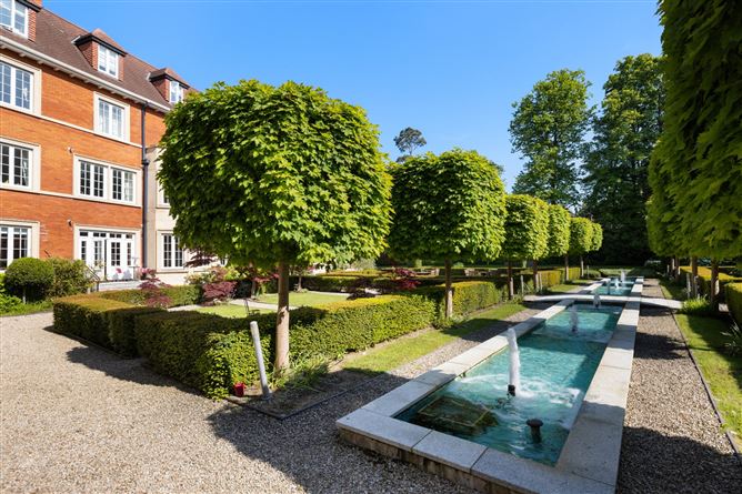 11 Hollybrook, Brighton Road, Foxrock, Dublin 18