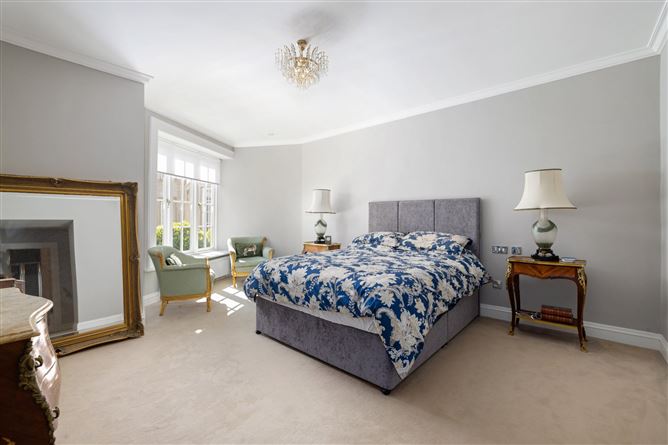 11 Hollybrook, Brighton Road, Foxrock, Dublin 18