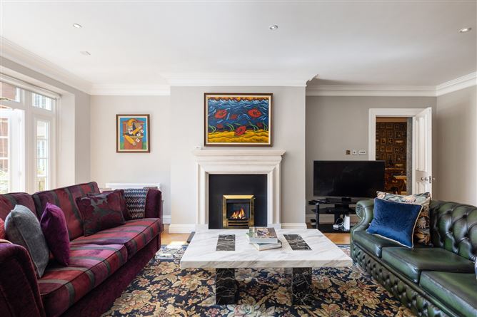 11 Hollybrook, Brighton Road, Foxrock, Dublin 18