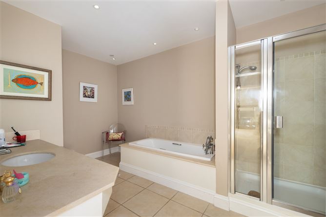 11 Hollybrook, Brighton Road, Foxrock, Dublin 18