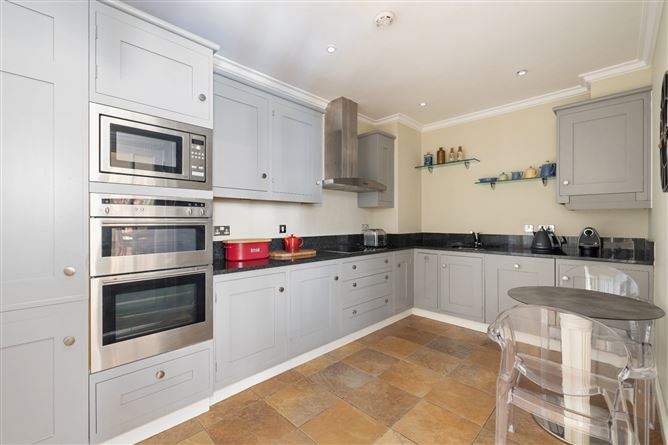 11 Hollybrook, Brighton Road, Foxrock, Dublin 18