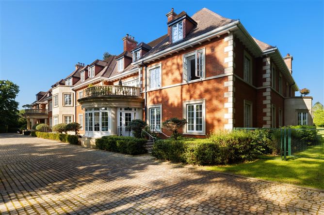 11 Hollybrook, Brighton Road, Foxrock, Dublin 18