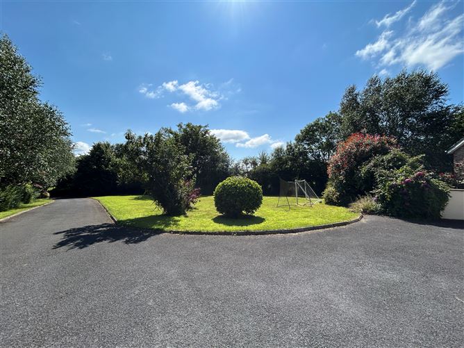 Photo 31 of 35 — 'Crofton' Garrynatineel, Ballina, Tipperary