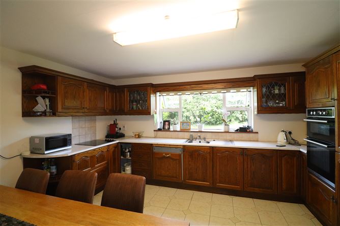Photo 11 of 35 — 'Crofton' Garrynatineel, Ballina, Tipperary