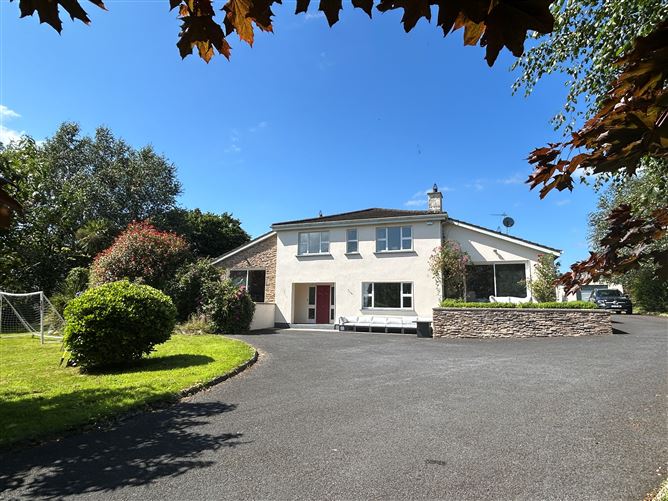 'Crofton' Garrynatineel, Ballina, Tipperary