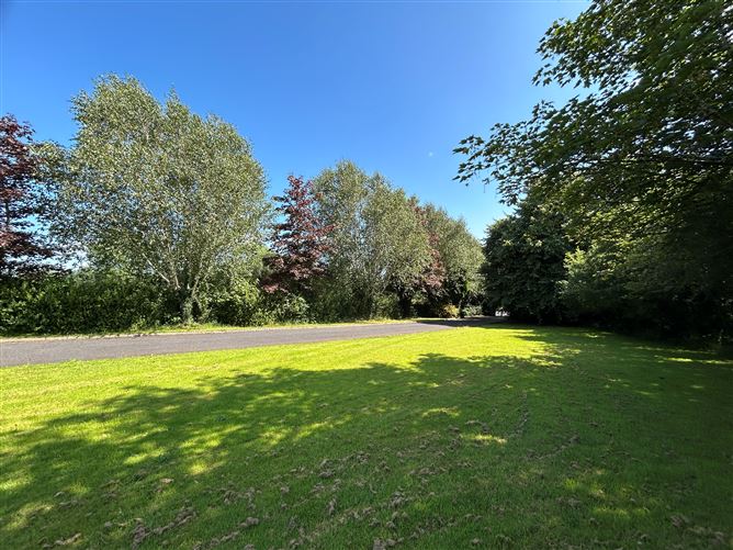 'Crofton' Garrynatineel, Ballina, Tipperary