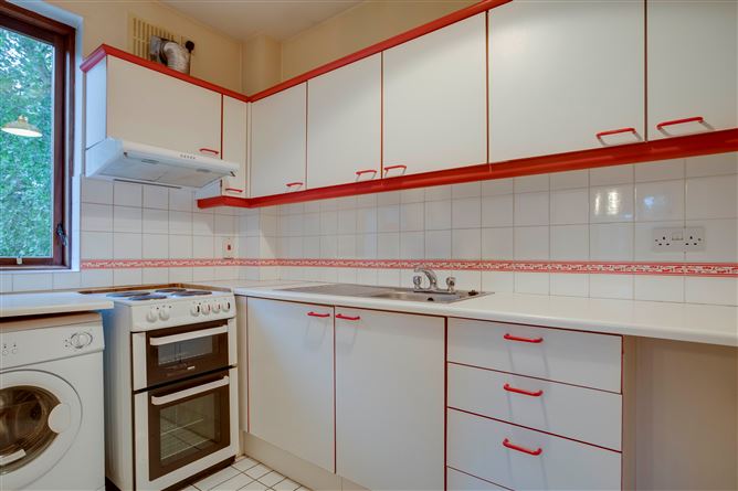 33 The Castlelands, Castleside Drive, Rathfarnham, Dublin 14