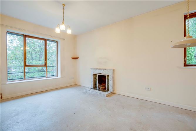33 The Castlelands, Castleside Drive, Rathfarnham, Dublin 14