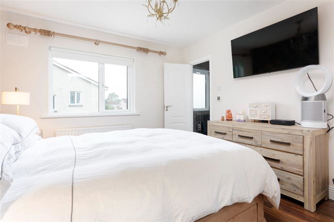 86 Castle Riada Avenue, Lucan, Dublin