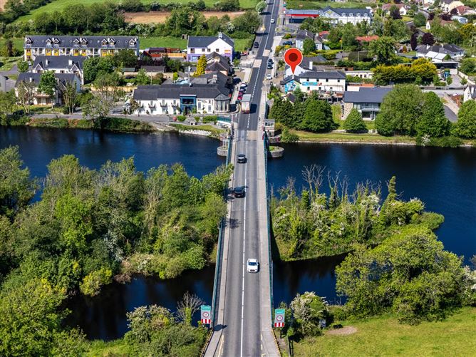 The Shannon Bar, Tarmonbarry, Co. Roscommon