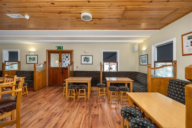The Shannon Bar, Tarmonbarry, Co. Roscommon