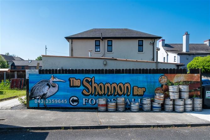 The Shannon Bar, Tarmonbarry, Co. Roscommon