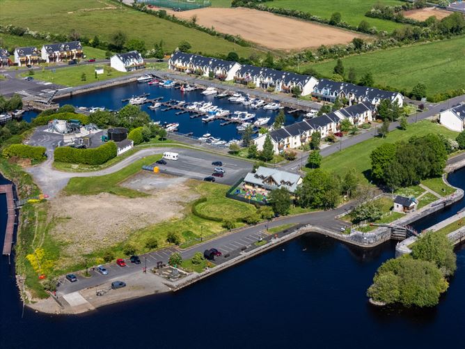 The Shannon Bar, Tarmonbarry, Co. Roscommon