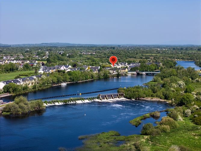 The Shannon Bar, Tarmonbarry, Co. Roscommon