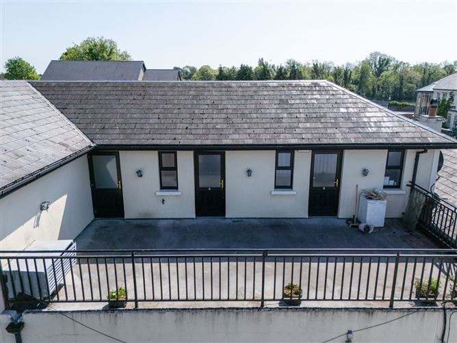 The Shannon Bar, Tarmonbarry, Co. Roscommon