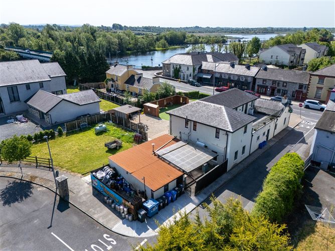 The Shannon Bar, Tarmonbarry, Co. Roscommon