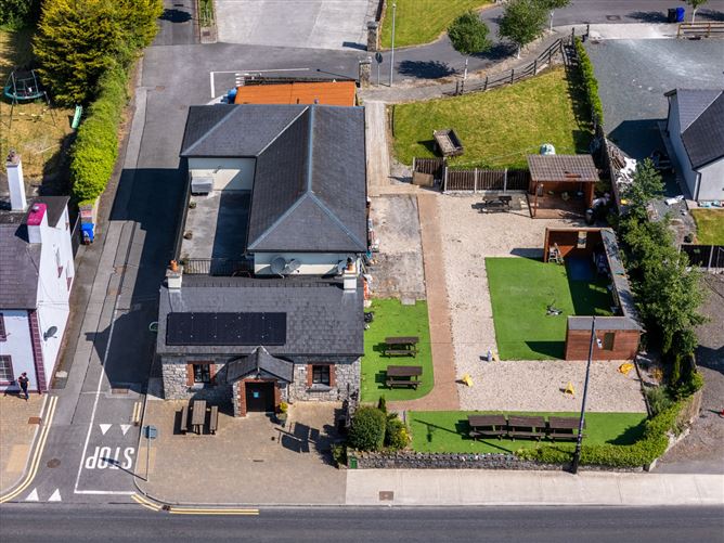 The Shannon Bar, Tarmonbarry, Co. Roscommon