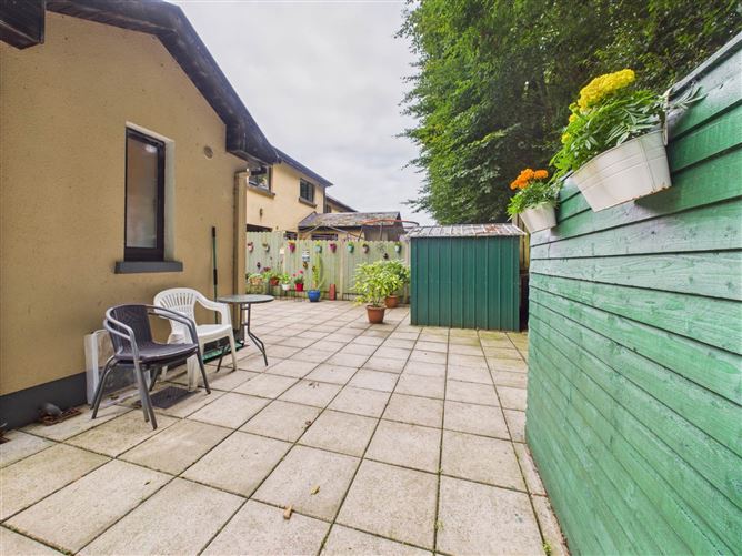 12 Greenfields, Lanesborough Road, Roscommon, County Roscommon