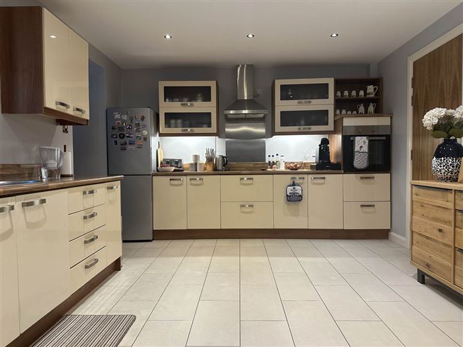 12 Greenfields, Lanesborough Road, Roscommon, County Roscommon