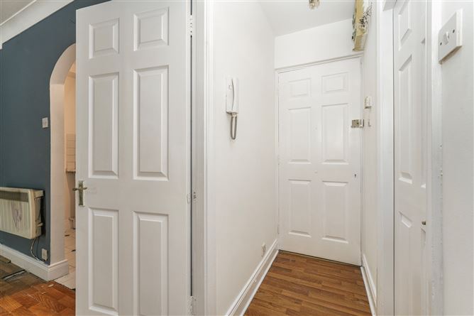 50 Stapleton House, Mountjoy Square, Dublin 1