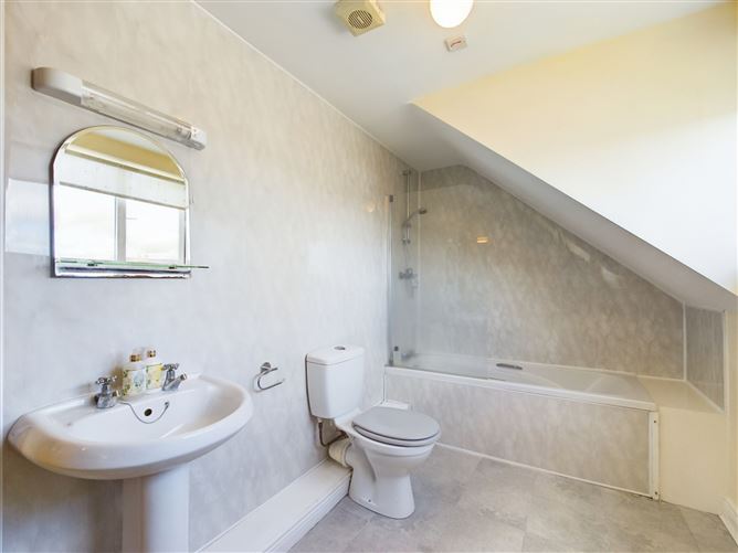 12 Ashgrove, Monadreen, Thurles, Co. Tipperary