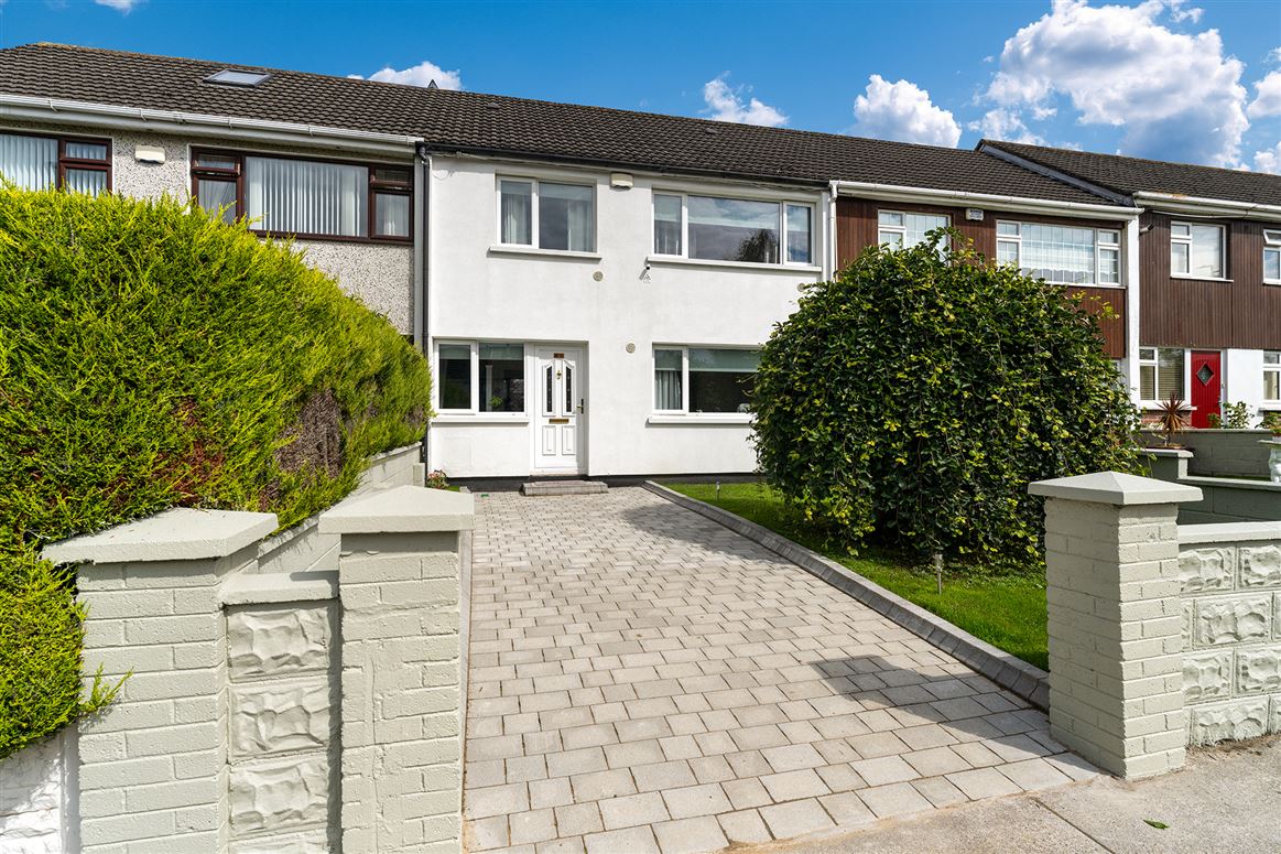 81 Forest Hills, Rathcoole, Co. Dublin Ray Cooke Auctioneers