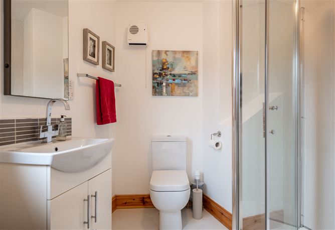 Photo 10 of 32 — 30 Henry Street, Kenmare, Co. Kerry