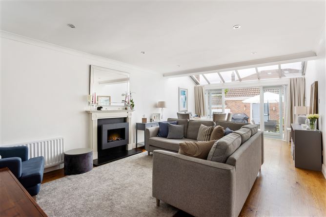 6 The Courtyard, Foxrock Park, Dublin 18