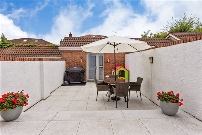 6 The Courtyard, Foxrock Park, Dublin 18