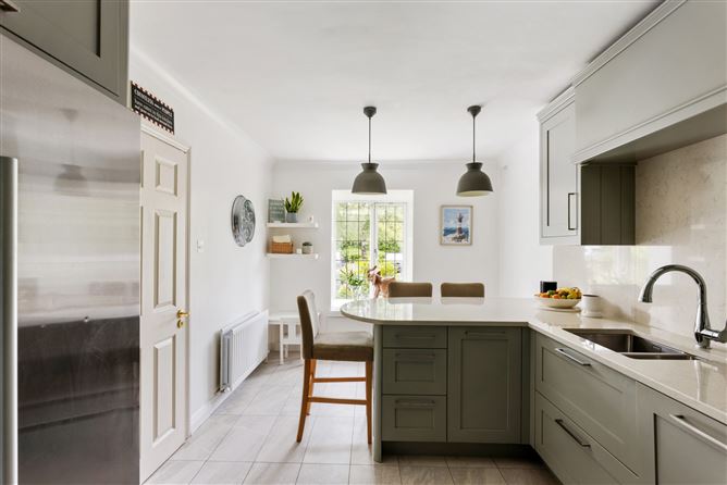 6 The Courtyard, Foxrock Park, Dublin 18