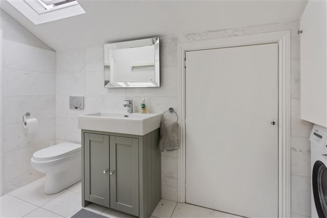 6 The Courtyard, Foxrock Park, Dublin 18