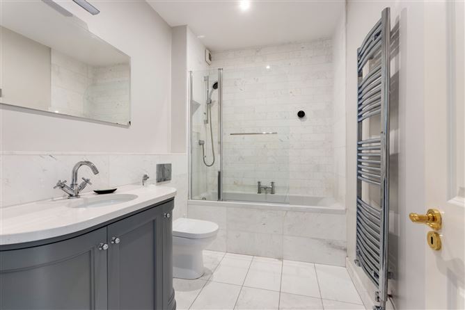 6 The Courtyard, Foxrock Park, Dublin 18