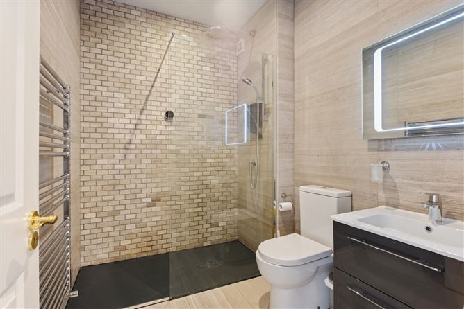 6 The Courtyard, Foxrock Park, Dublin 18