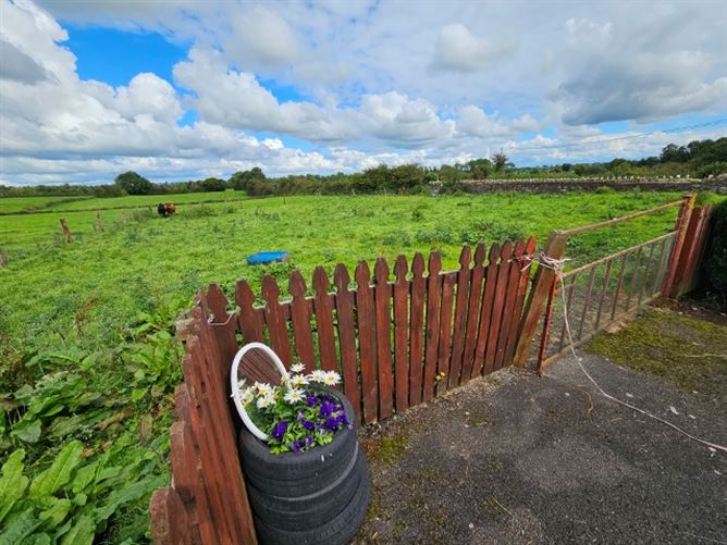 Shraugh, Clonakenny, Roscrea, Tipperary