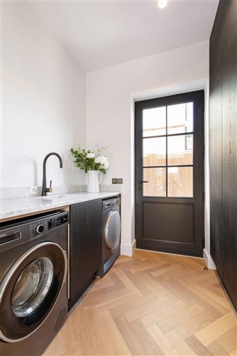 1 Lamb Doyle, Blackglen Road, Sandyford, Dublin 18
