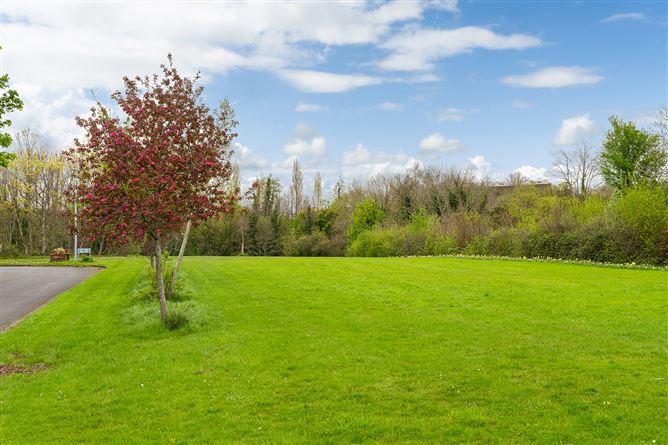 38 OAK RISE, Royal Oak, Santry, Dublin 9