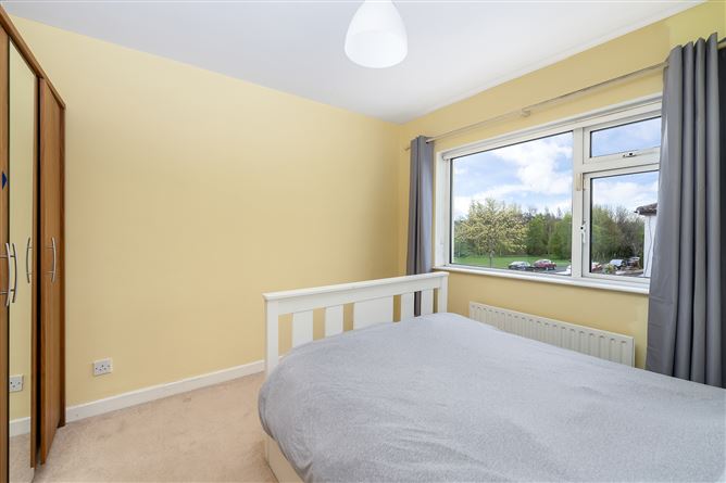 38 OAK RISE, Royal Oak, Santry, Dublin 9
