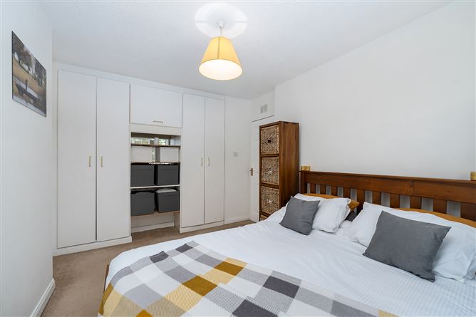 38 OAK RISE, Royal Oak, Santry, Dublin 9