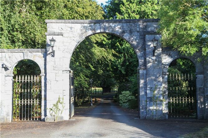Kilteelagh House, Dromineer, County Tipperary