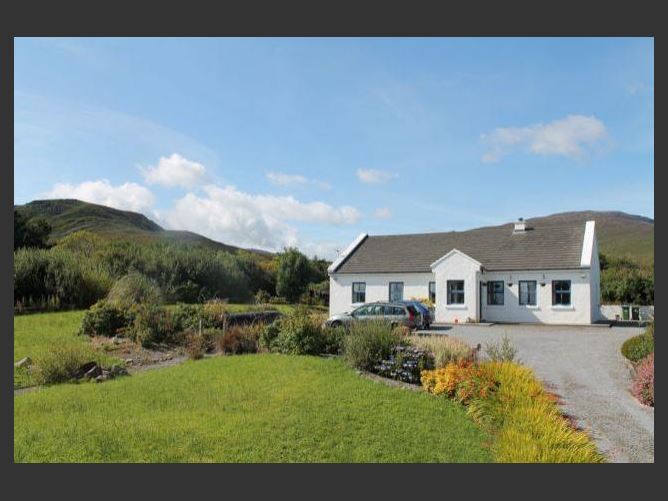 Main image for Inchaloughra Lodge ,Aughacasla, Dingle Peninsula, County Kerry V92C1F3