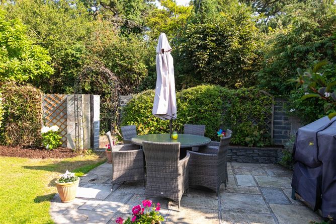 8 Vesey Park, Lucan, Co. Dublin