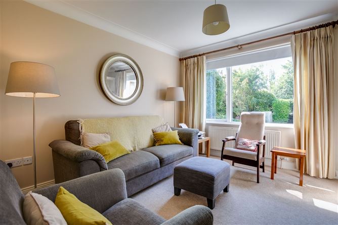 8 Vesey Park, Lucan, Co. Dublin