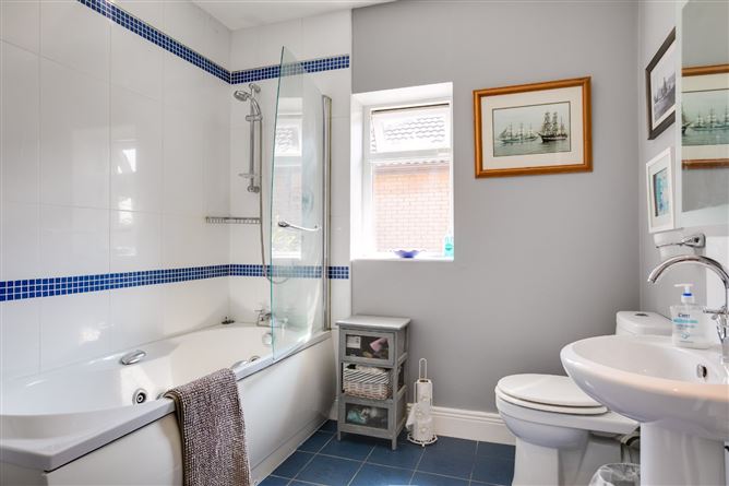 8 Vesey Park, Lucan, Co. Dublin