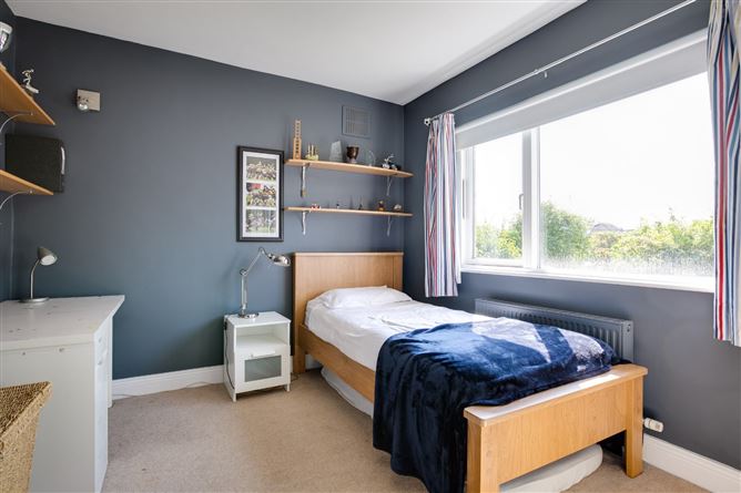 8 Vesey Park, Lucan, Co. Dublin